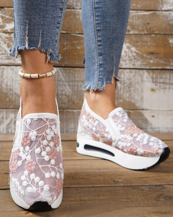 Yenthe - Schuhe mit Blumenstickerei