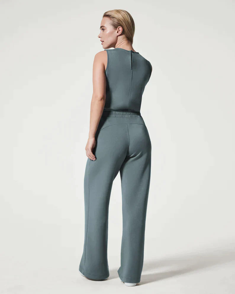 Mylah - Ärmelloses Jumpsuit mit weitem Bein