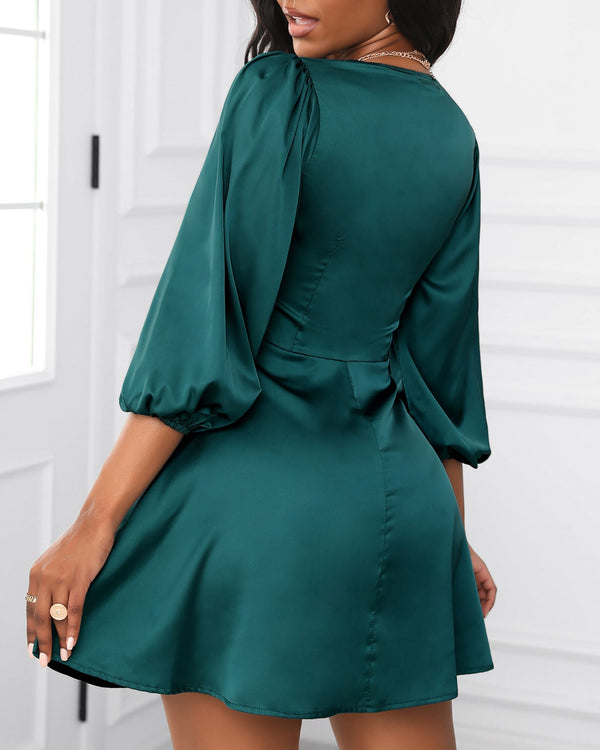 Solara - Grünes Damen-Satin-Kleid mit Schleife